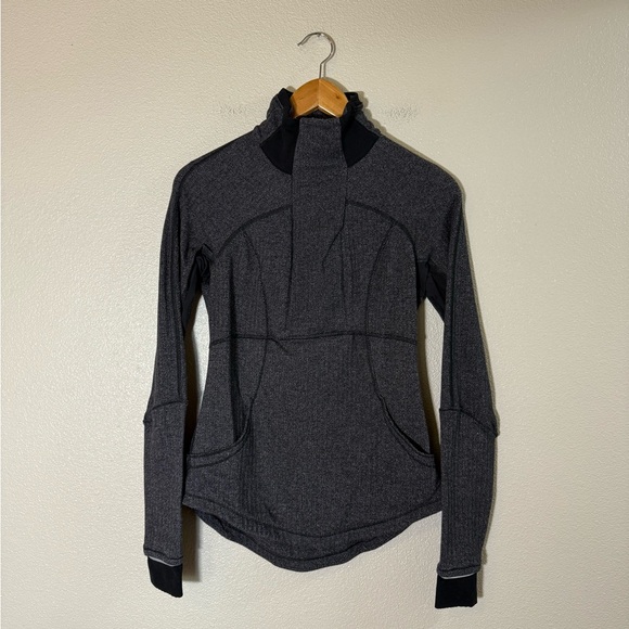 Lululemon Base Runner 1/2 Zip size 6 - Picture 3 of 11